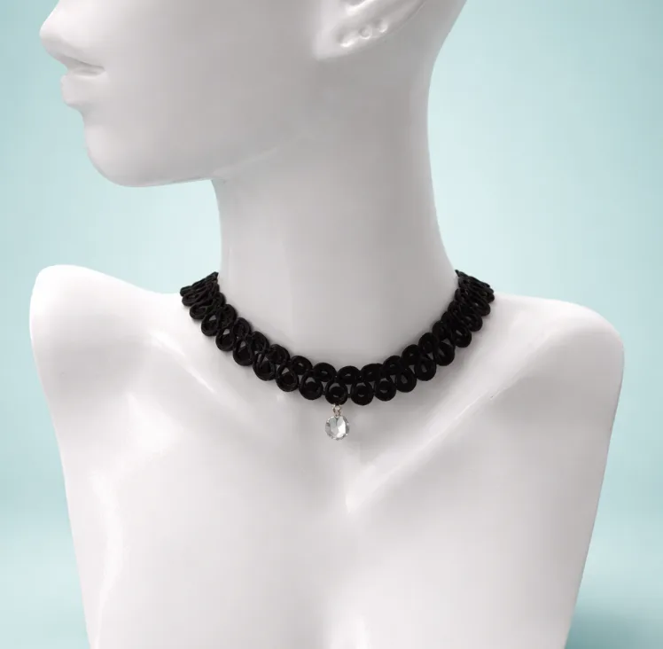 Choker tecido bordado com ponto de luz
