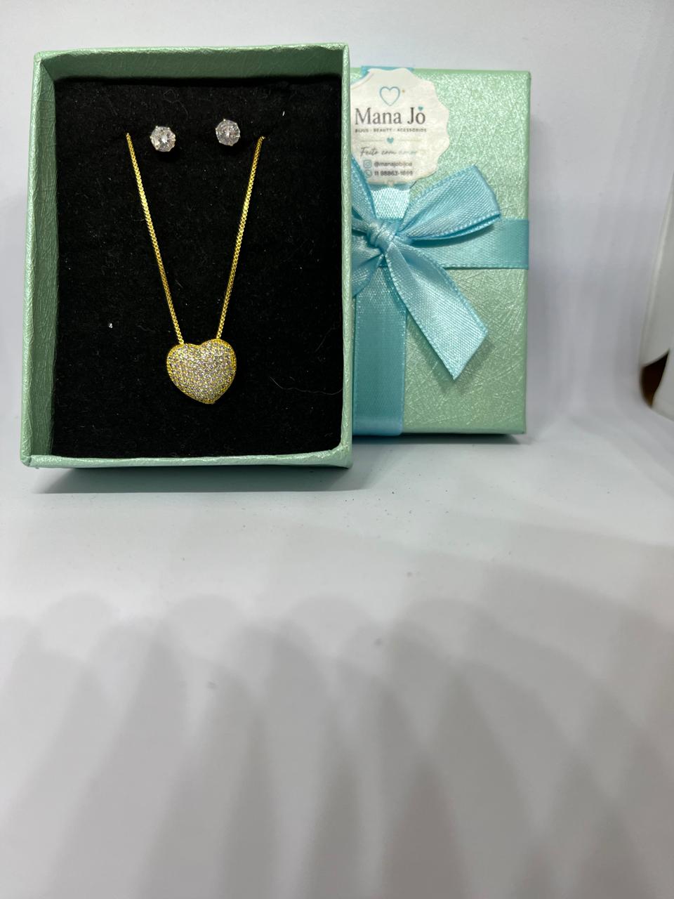 Conjunto colar e brinco coração com pedras